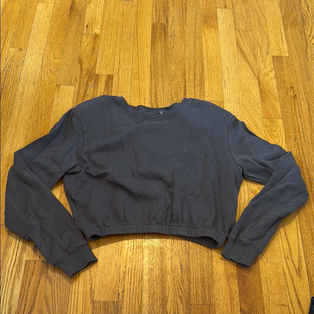 The Westside Women's Gray Cropped Sweatshirt Size Small